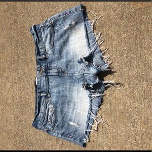 PINK blue jean shorts 🤍🏷